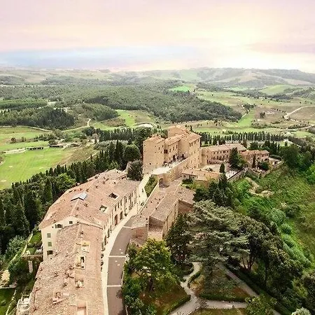 La Querciola Borgo 카스텔파피